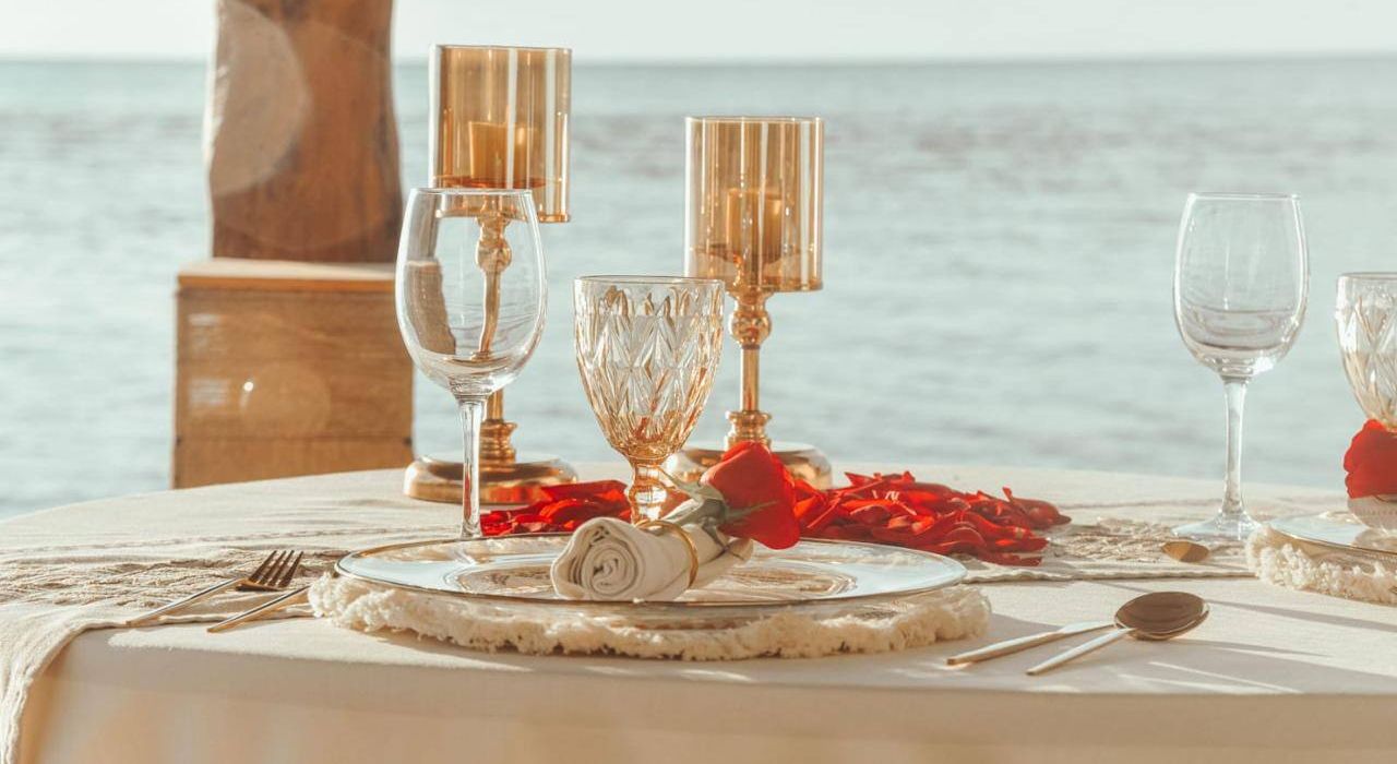 Cena romántica post boda en Holbox: los mejores spots de Macondo